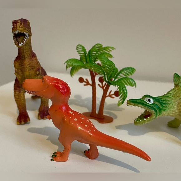 3 Dinosaurs and Palm Tree set toys - Action Figure Set - Picture 3 of 4